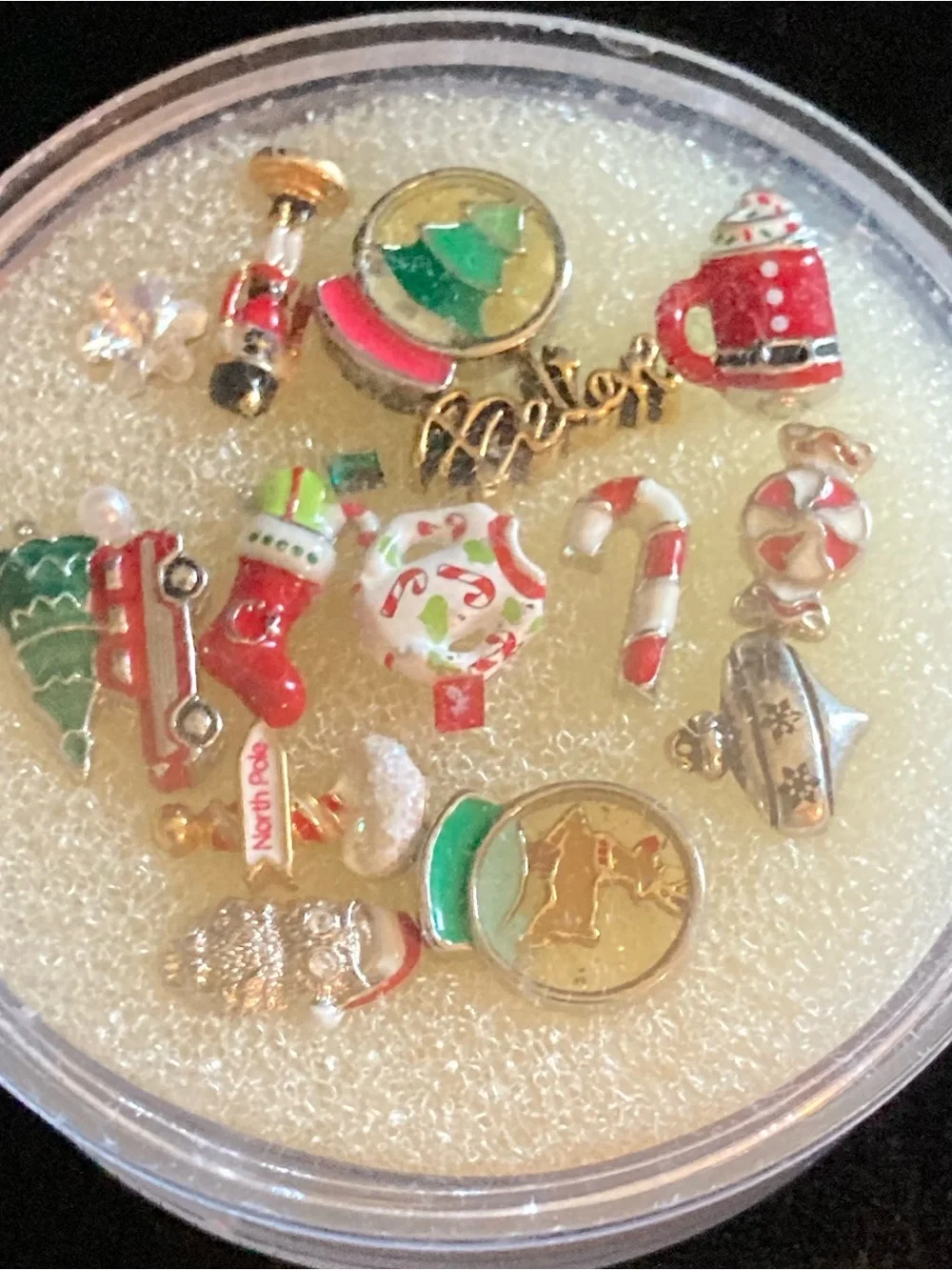 Origami Owl Red and Green Christmas Floating Charm Set